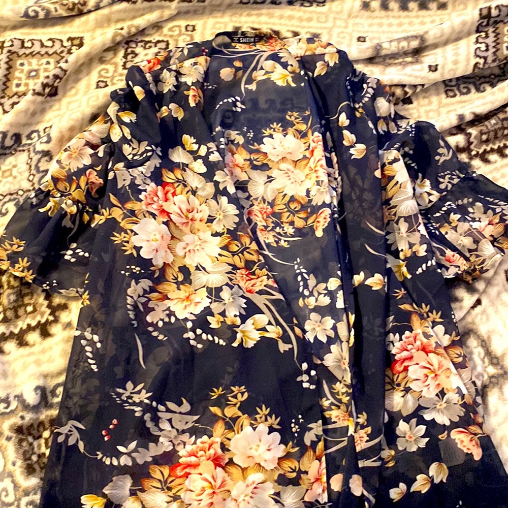 SHEIN Floral Print Bell Sleeve Kimono